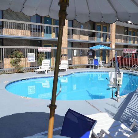 Days Inn By Wyndham Easley West Of Greenville/Clemson Area Экстерьер фото
