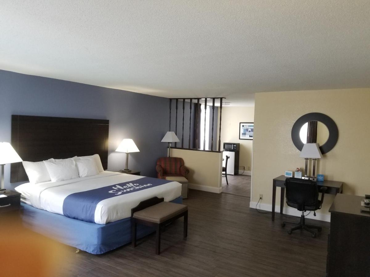 Days Inn By Wyndham Easley West Of Greenville/Clemson Area Экстерьер фото