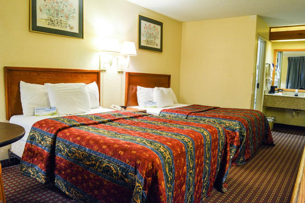 Days Inn By Wyndham Easley West Of Greenville/Clemson Area Экстерьер фото