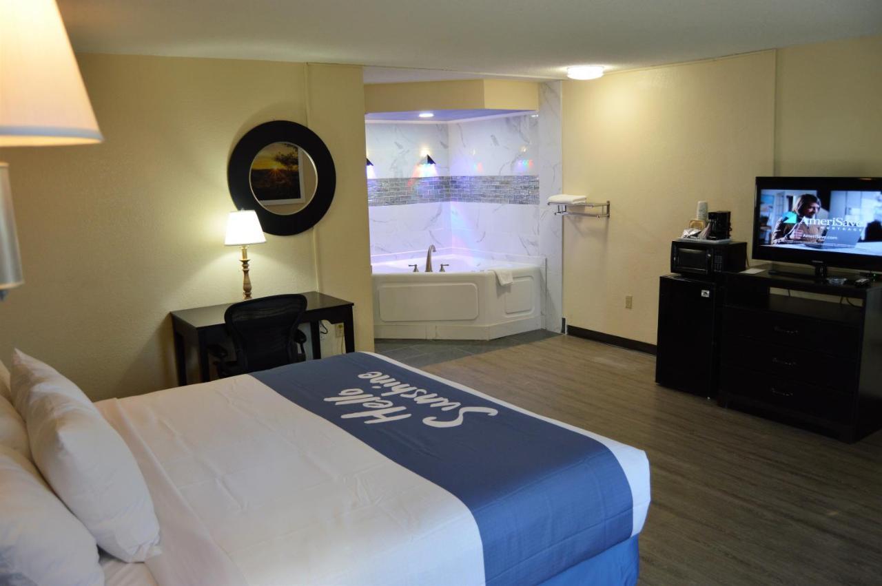Days Inn By Wyndham Easley West Of Greenville/Clemson Area Экстерьер фото