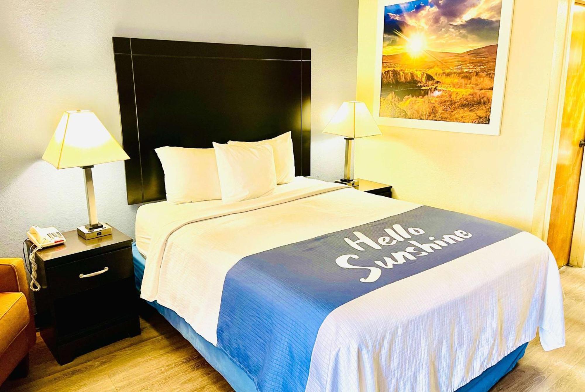 Days Inn By Wyndham Easley West Of Greenville/Clemson Area Экстерьер фото