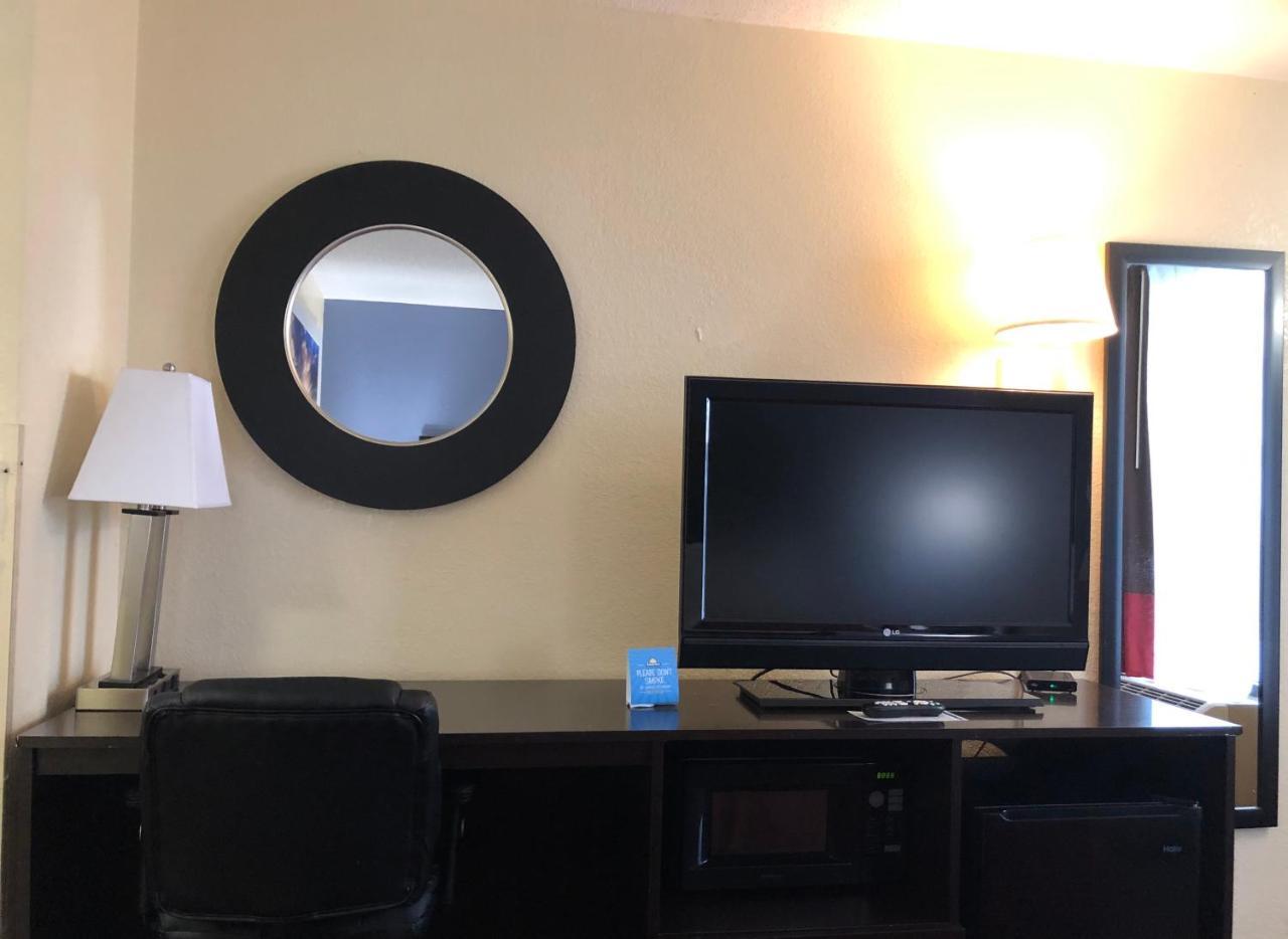Days Inn By Wyndham Easley West Of Greenville/Clemson Area Экстерьер фото