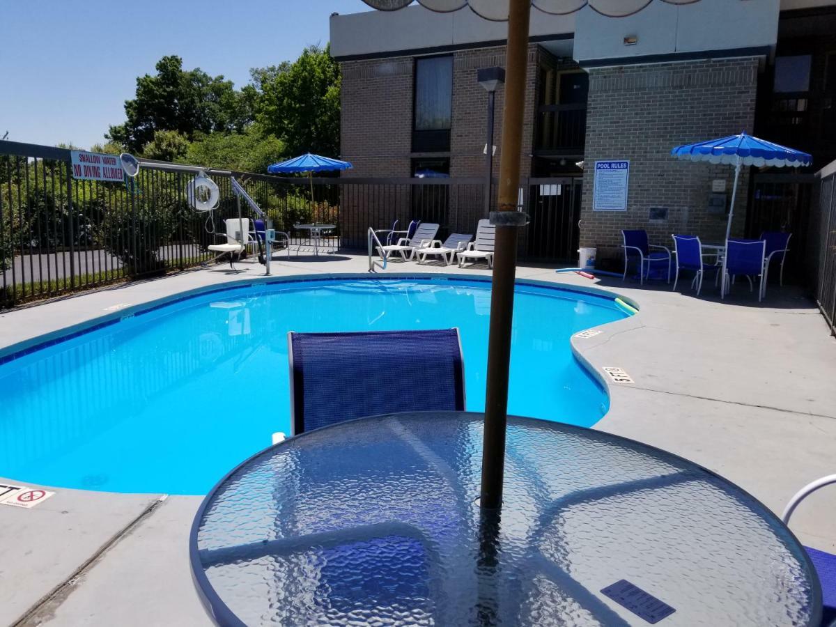 Days Inn By Wyndham Easley West Of Greenville/Clemson Area Экстерьер фото