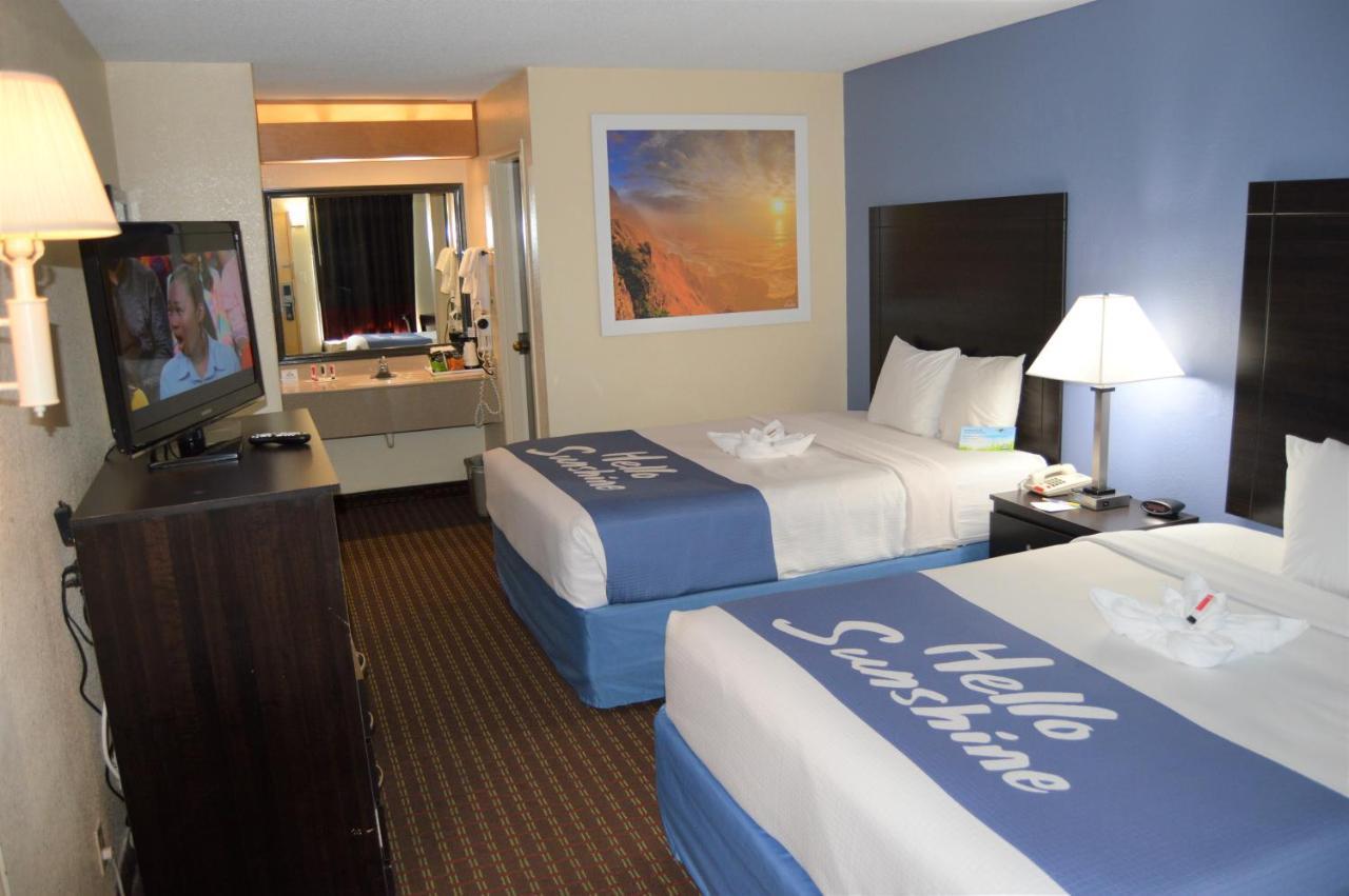 Days Inn By Wyndham Easley West Of Greenville/Clemson Area Экстерьер фото