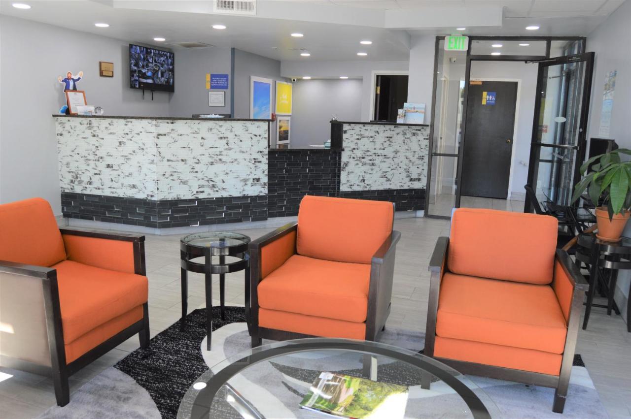 Days Inn By Wyndham Easley West Of Greenville/Clemson Area Экстерьер фото